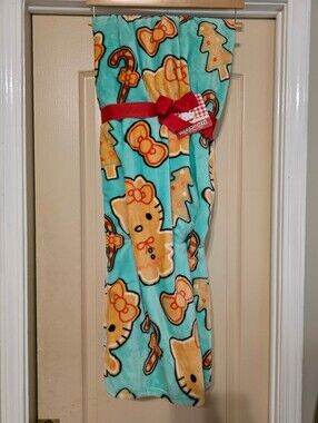 Hello Kitty Christmas Blanket